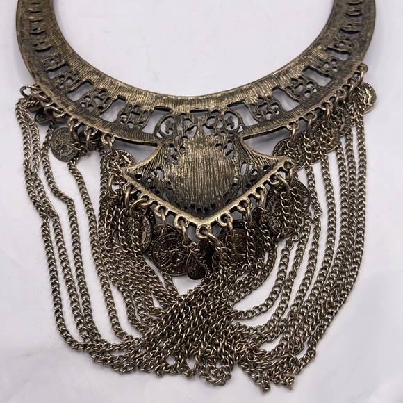 Dangling chains coins with Howlite & crystal center pice antique gold finish - Picture 4 of 4